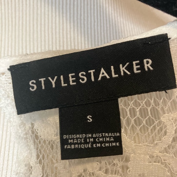 Stylestalker Beautiful Lace Long Sleeved Romper - Partially Sheer - Picture 5 of 7